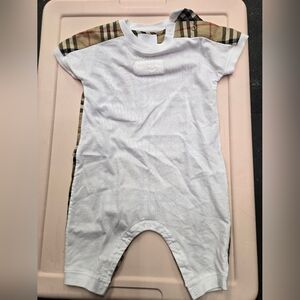 BurberryWhite & Beige Check Baby Romper 6 Mos.